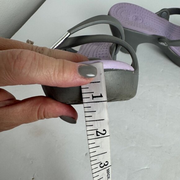 Crocs Cyprus Wedge Heel Shoe Womens 9 Gray Lavender Sandals Comfort Slip On - Picture 8 of 9